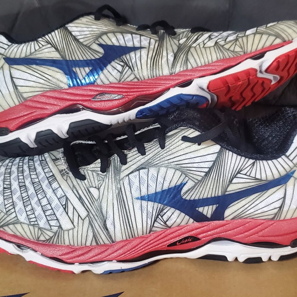 MIZUNO Men's 8.5 RUNNING SHOE- WAVE PARADOX